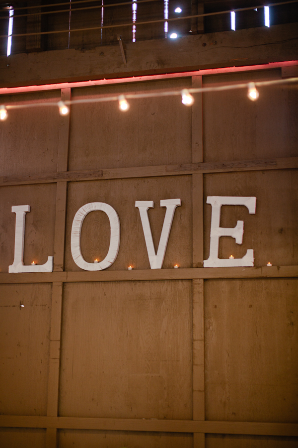 diy-peach-and-green-country-wedding