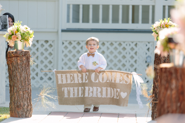 diy-peach-and-green-country-wedding