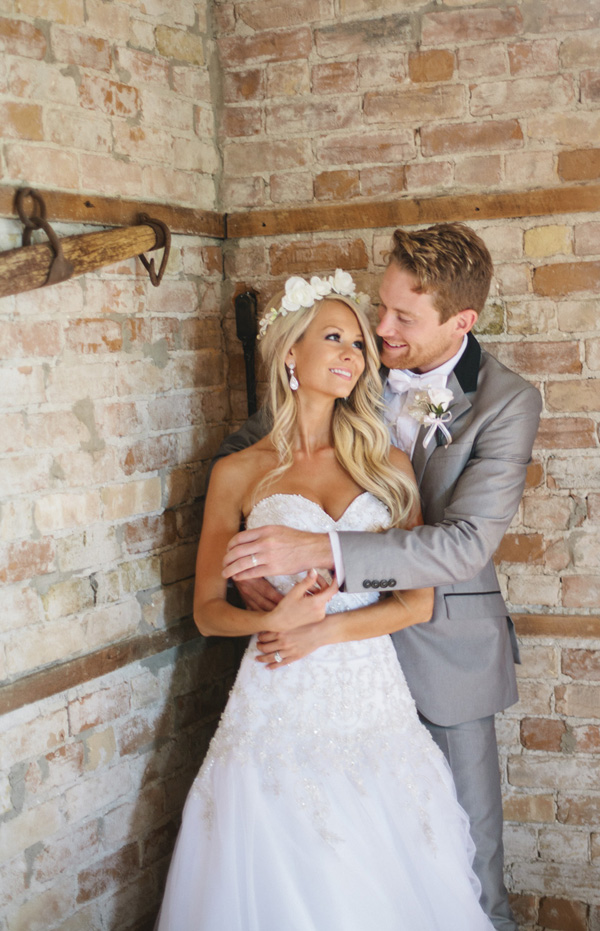 elegant-and-glamorous-barn-wedding