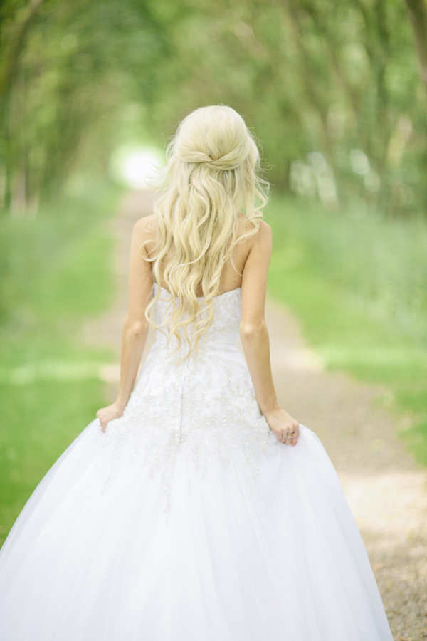 elegant-and-glamorous-barn-wedding