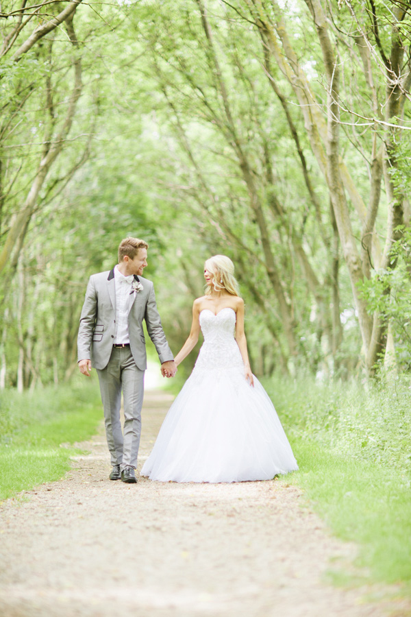 elegant-and-glamorous-barn-wedding