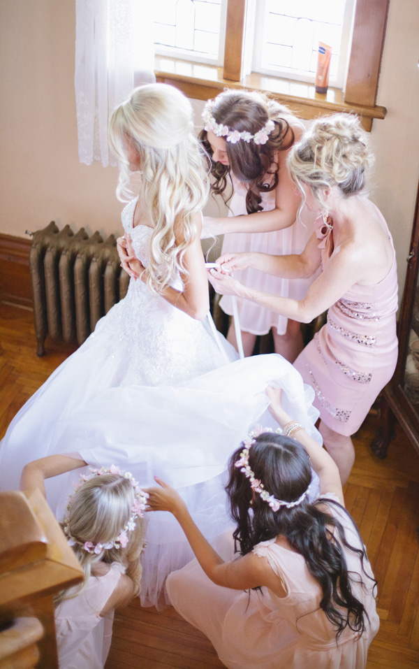 elegant-and-glamorous-barn-wedding