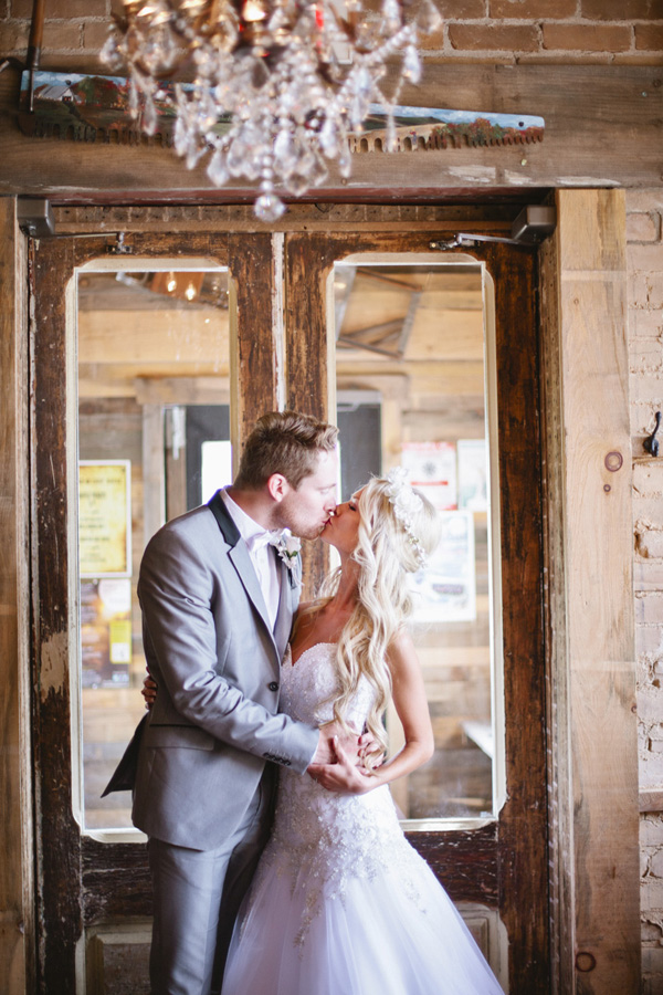 elegant-and-glamorous-barn-wedding