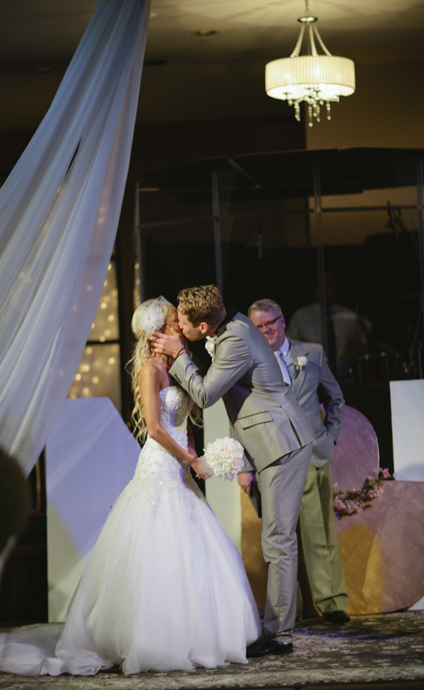 elegant-and-glamorous-barn-wedding