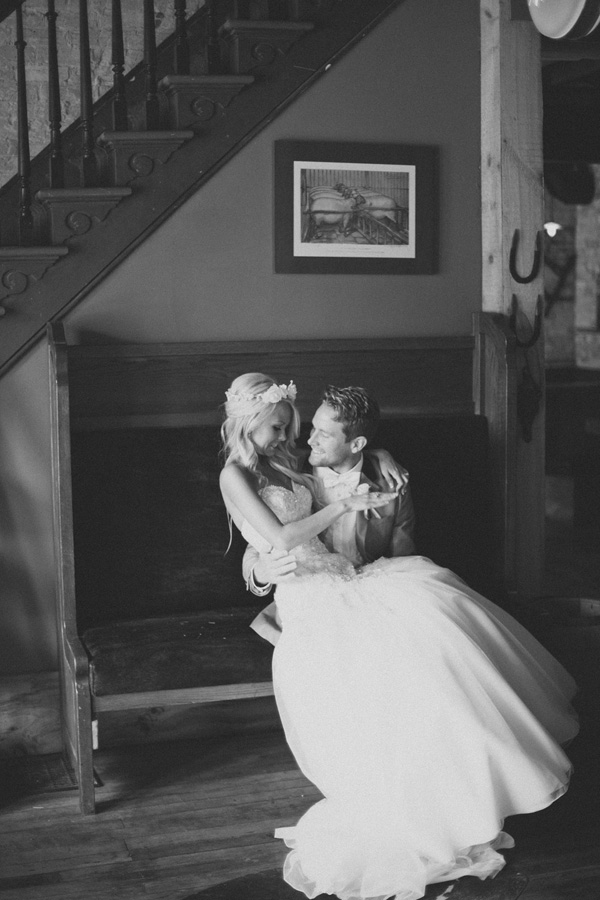 elegant-and-glamorous-barn-wedding