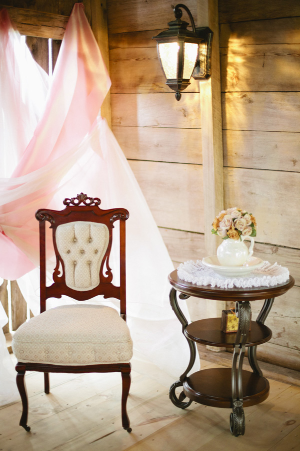 elegant-and-glamorous-barn-wedding