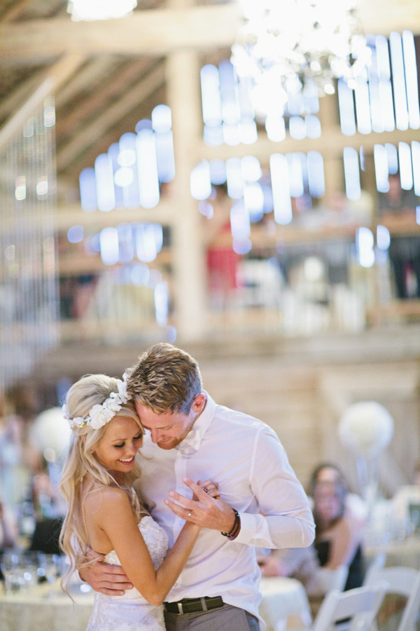 elegant-and-glamorous-barn-wedding