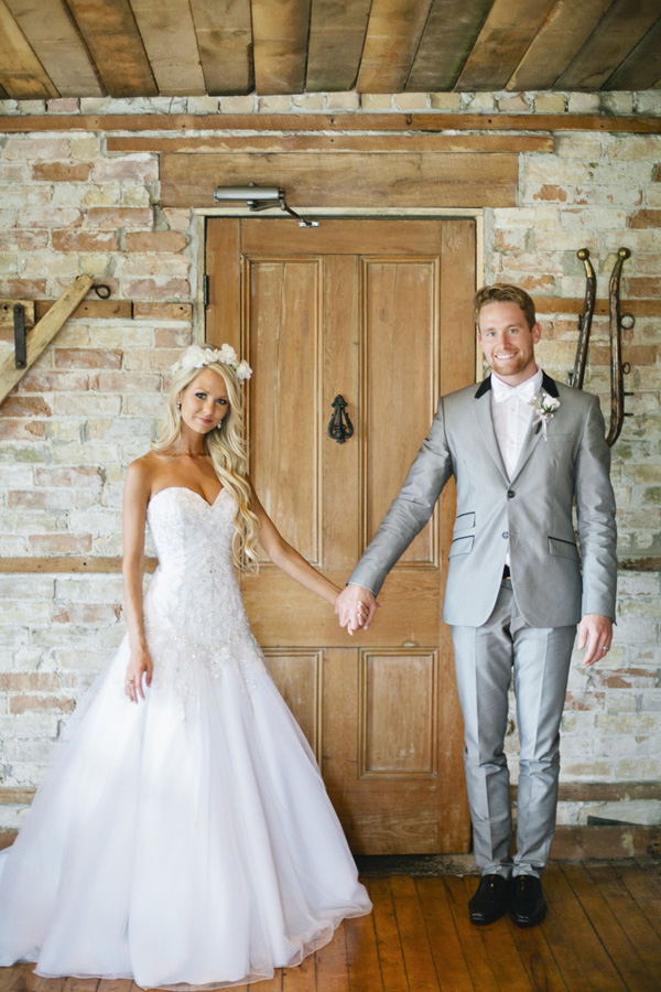elegant-and-glamorous-barn-wedding