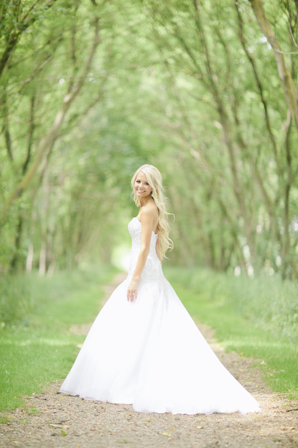 elegant-and-glamorous-barn-wedding