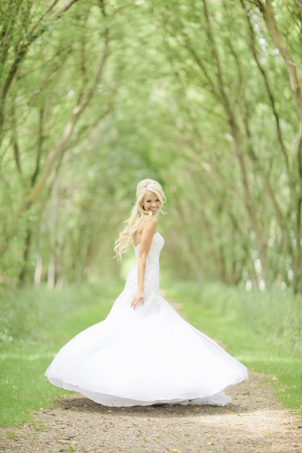 elegant-and-glamorous-barn-wedding