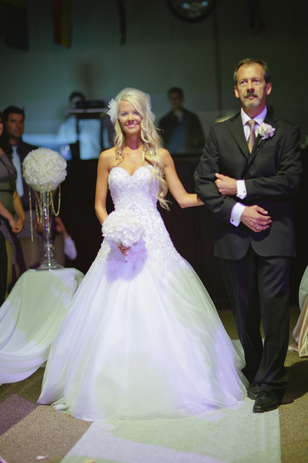 elegant-and-glamorous-barn-wedding