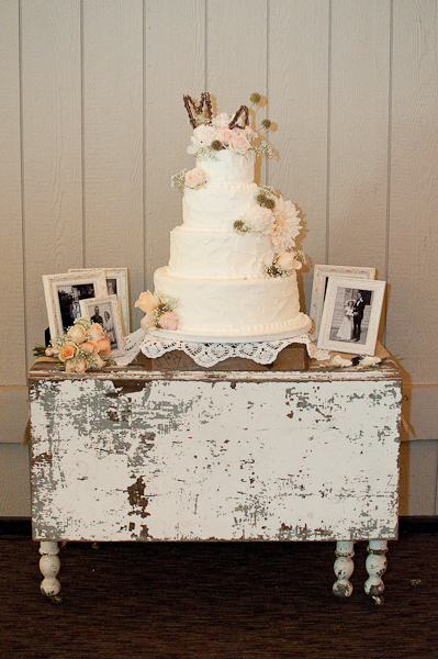 peach-gray-and-white-wedding-ideas