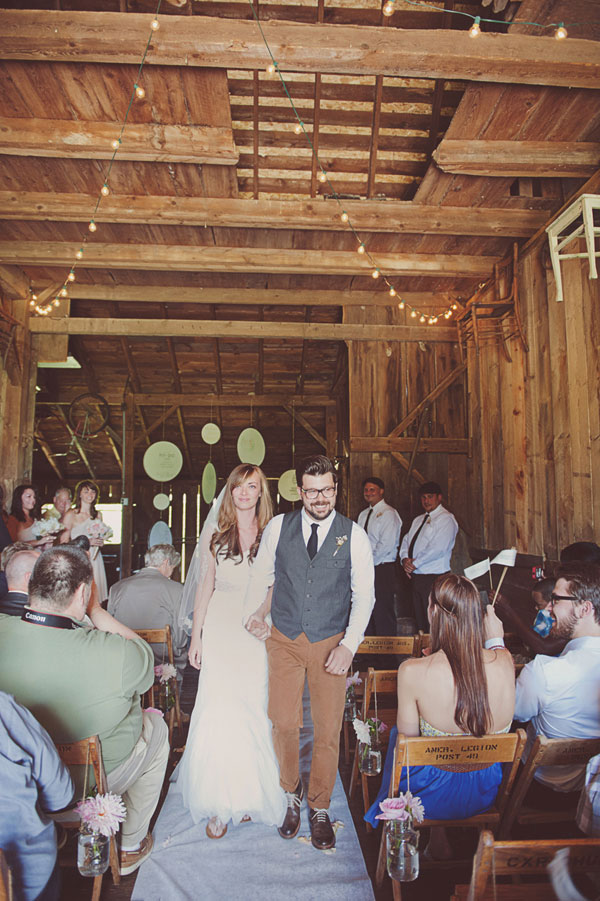 pennsylvania-handcrafted-barn-wedding