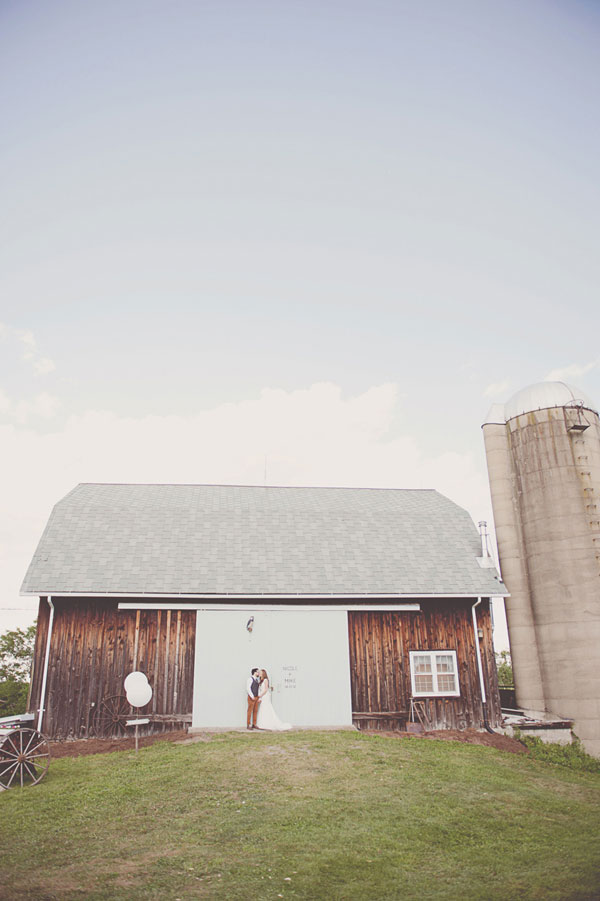 pennsylvania-handcrafted-barn-wedding