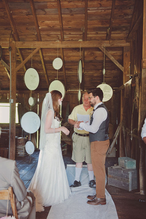 pennsylvania-handcrafted-barn-wedding