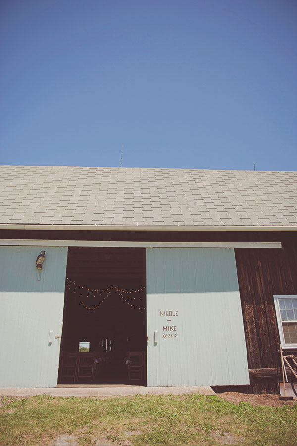 pennsylvania-handcrafted-barn-wedding