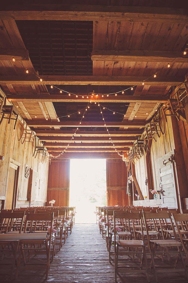 pennsylvania-handcrafted-barn-wedding