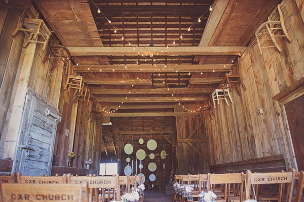 pennsylvania-handcrafted-barn-wedding