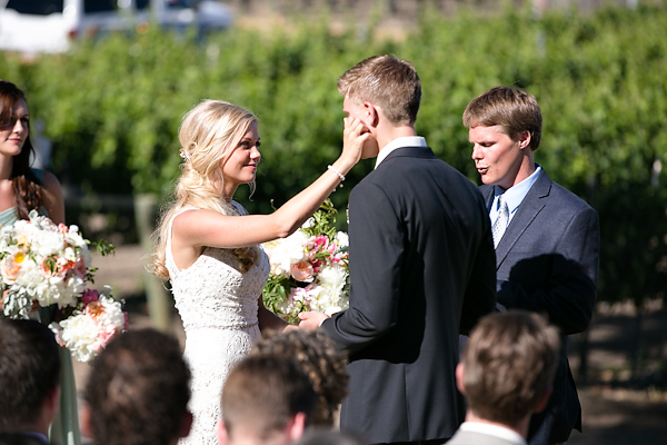romantic-vineyard-wedding-lincourt