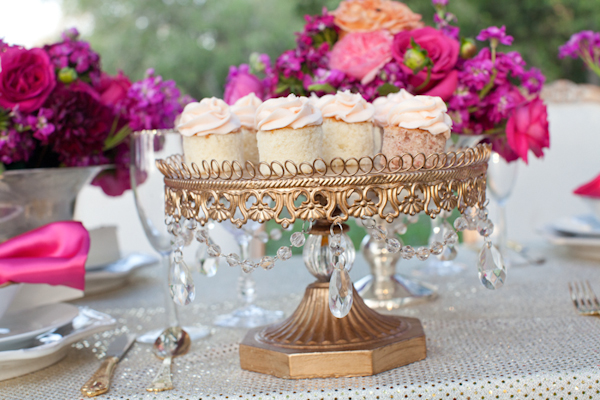 vibrant-pink-and-gold-wedding-ideas