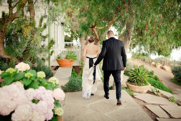 black-and-pink-malibu-wedding