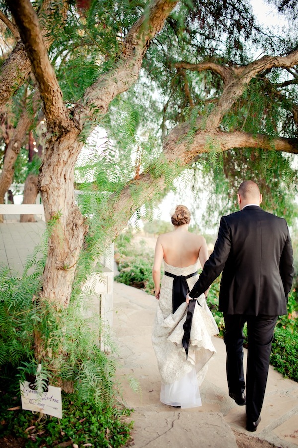 black-and-pink-malibu-wedding