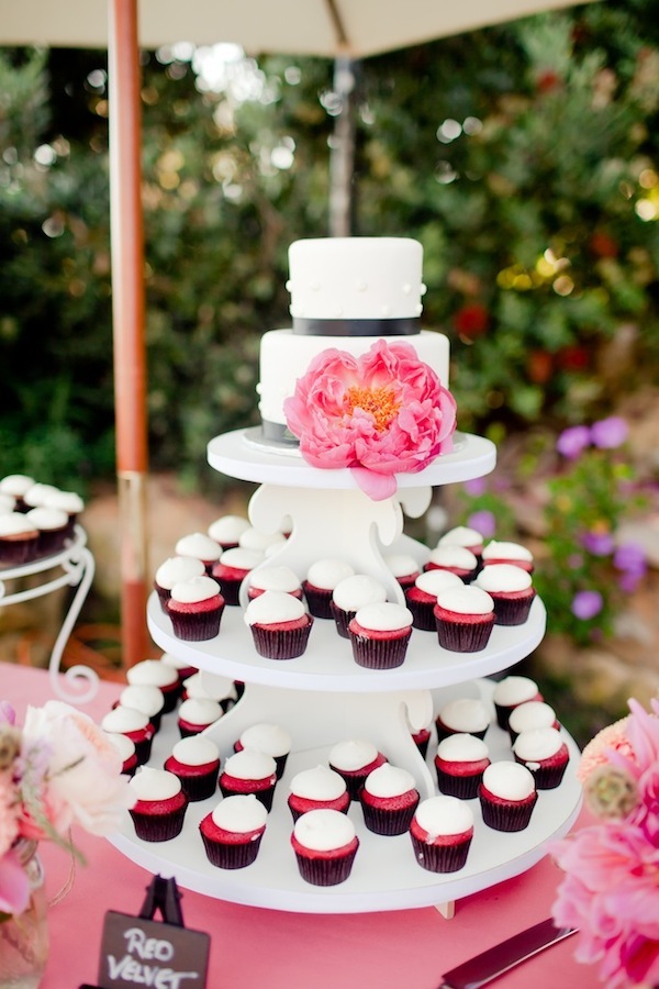 black-and-pink-malibu-wedding