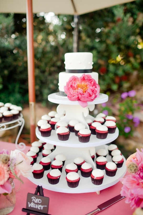 black-and-pink-malibu-wedding