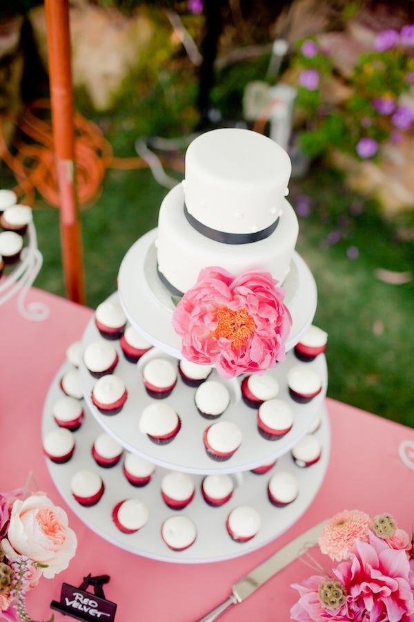 black-and-pink-malibu-wedding