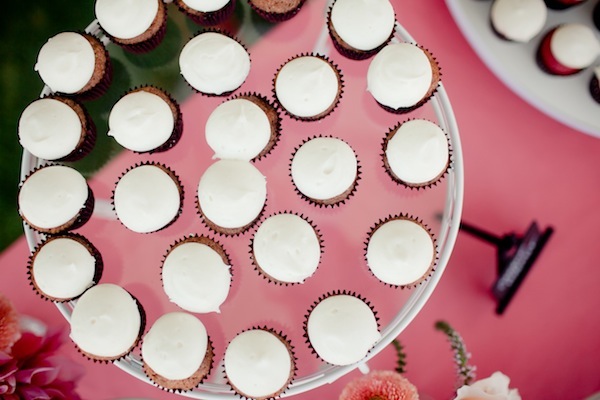 black-and-pink-malibu-wedding