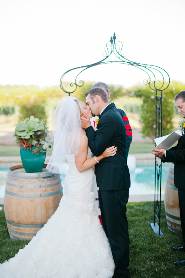 central-coast-aqua-and-poppy-wedding