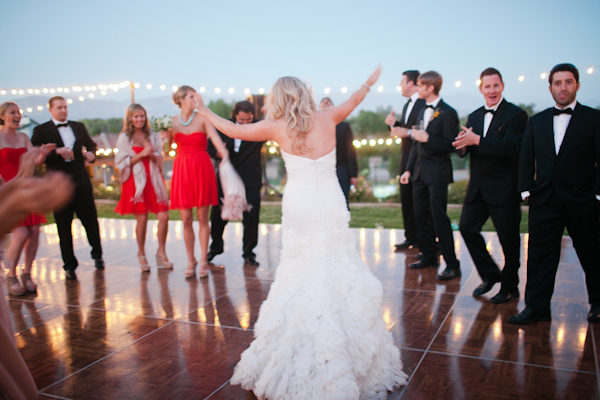 central-coast-aqua-and-poppy-wedding