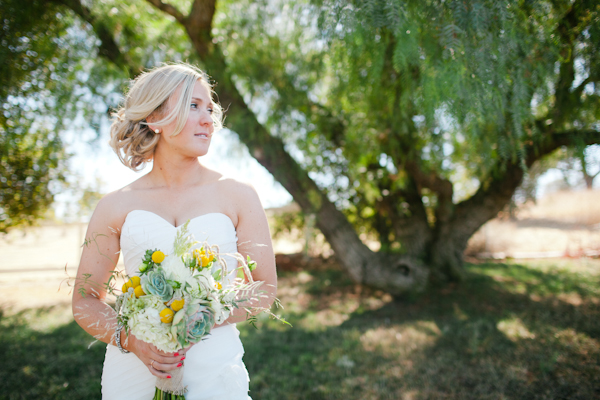 central-coast-aqua-and-poppy-wedding