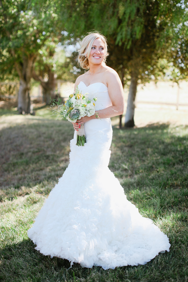 central-coast-aqua-and-poppy-wedding