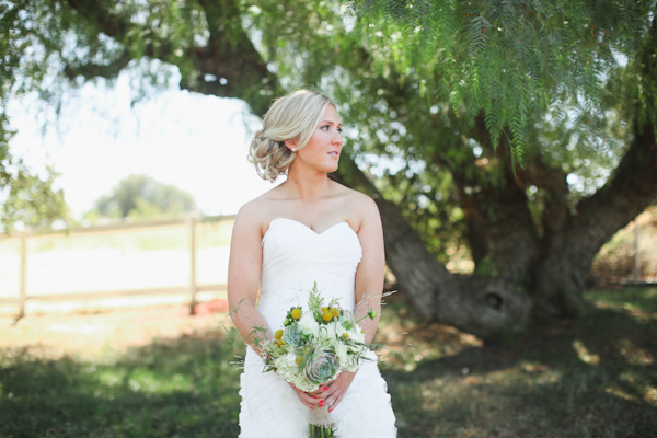 central-coast-aqua-and-poppy-wedding
