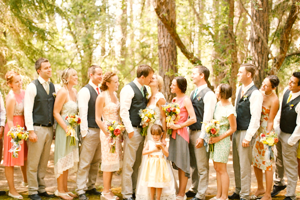 colorful-outdoor-oregon-wedding