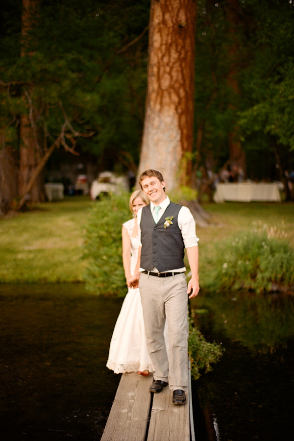 colorful-outdoor-oregon-wedding