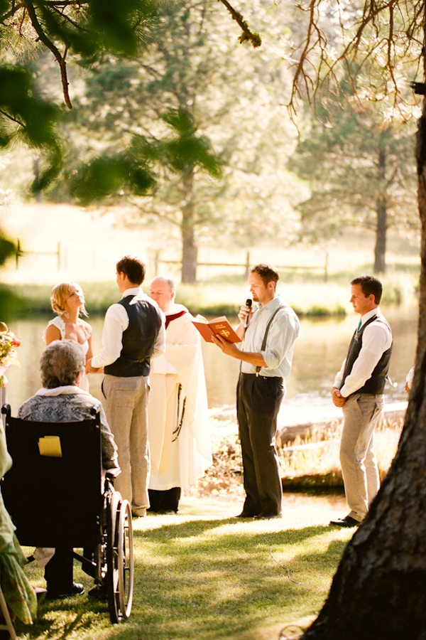 colorful-outdoor-oregon-wedding