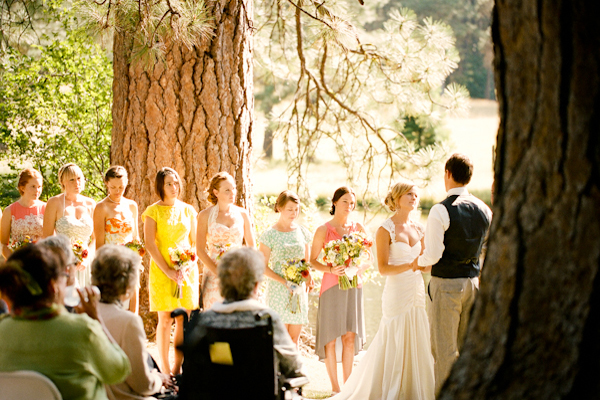 colorful-outdoor-oregon-wedding