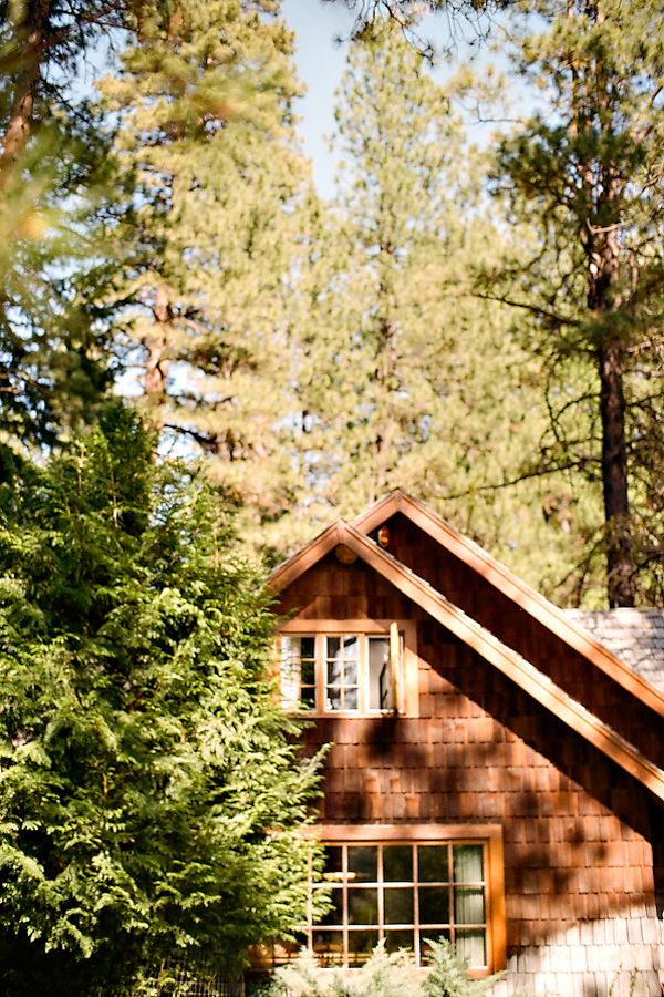 colorful-outdoor-oregon-wedding
