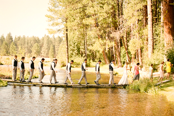 colorful-outdoor-oregon-wedding