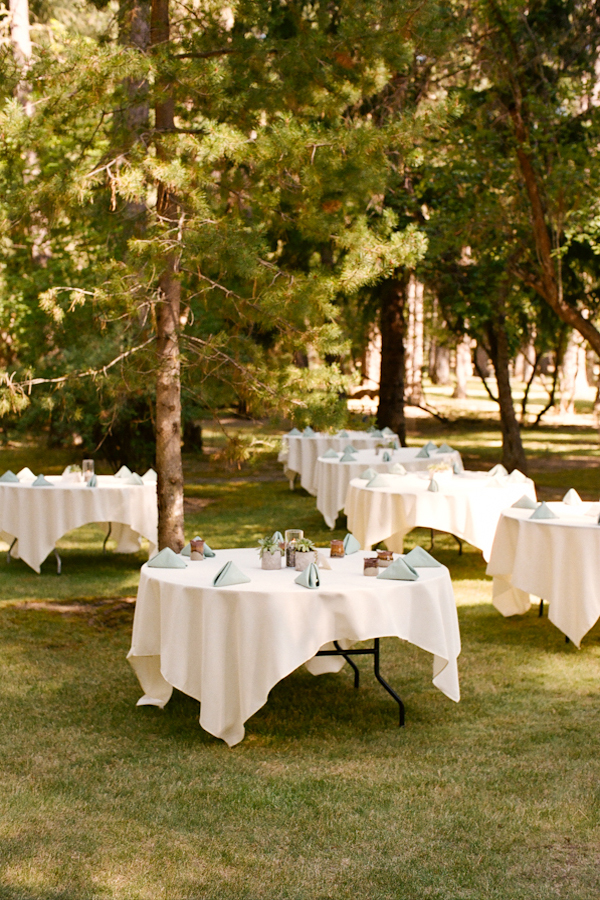 colorful-outdoor-oregon-wedding