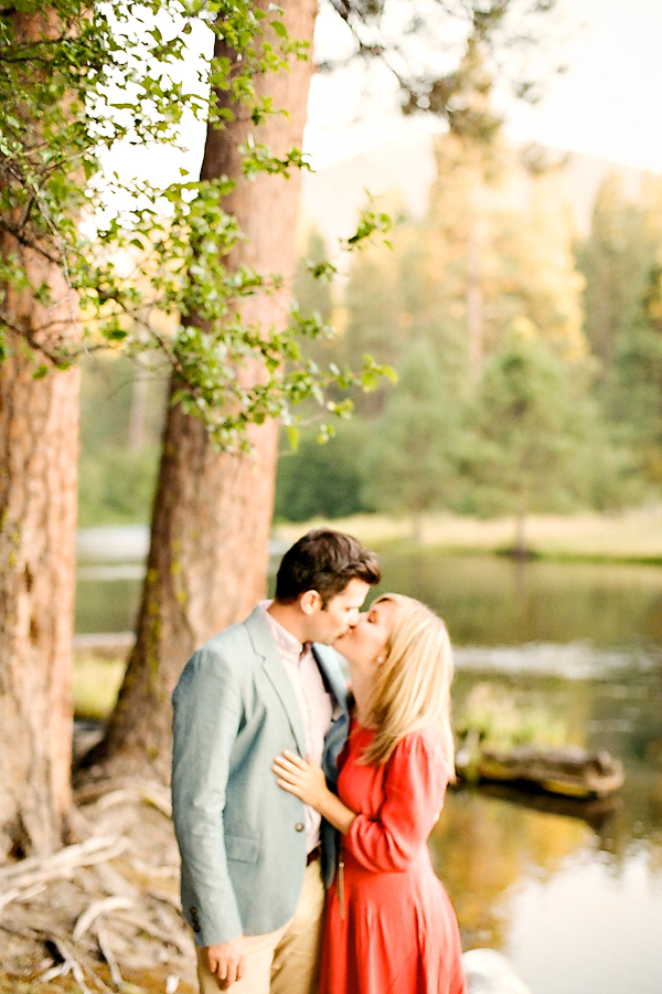 colorful-outdoor-oregon-wedding