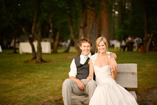 colorful-outdoor-oregon-wedding