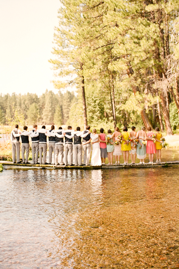 colorful-outdoor-oregon-wedding