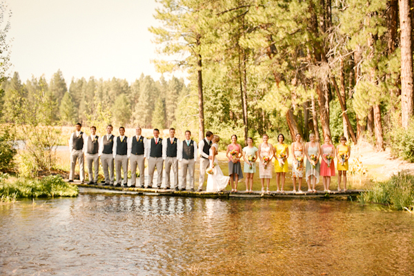 colorful-outdoor-oregon-wedding