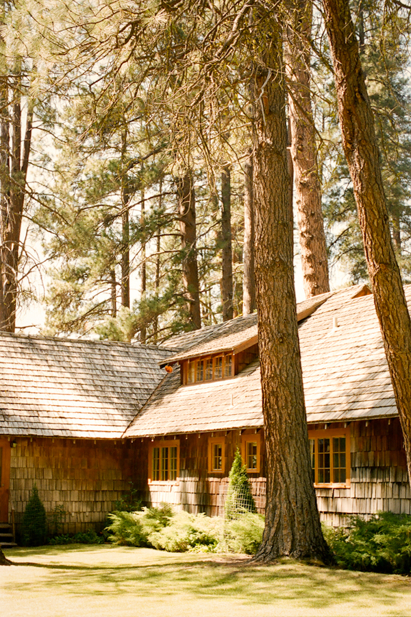 colorful-outdoor-oregon-wedding
