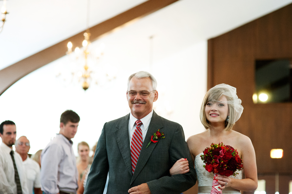 diy-red-and-white-wedding