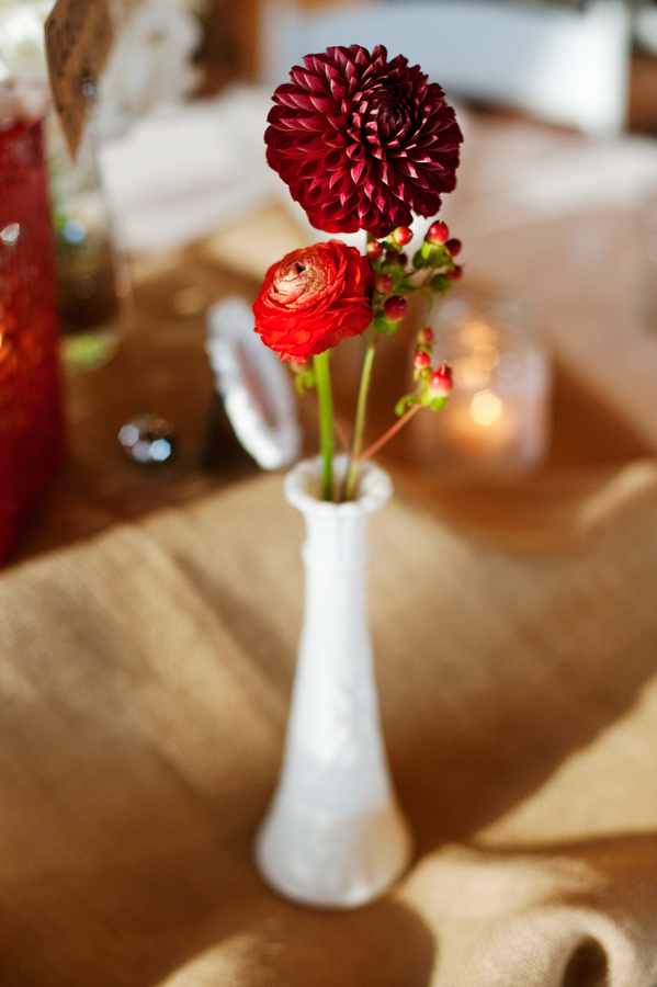 diy-red-and-white-wedding
