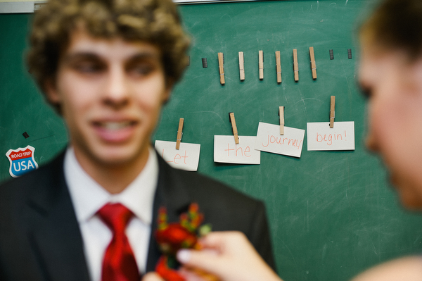 diy-red-and-white-wedding